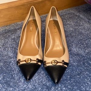 Coach leather black and tan pumps
